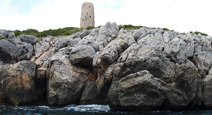 Real Estate Peniscola, Castle and towers in the sea